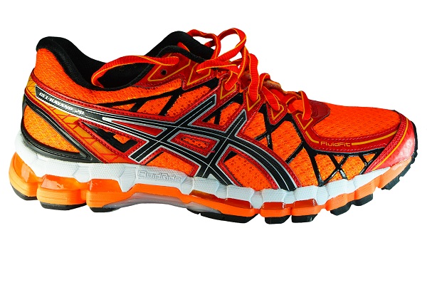 Een zicht op de overpronerende loopschoen Asics Gel-Kayano 28